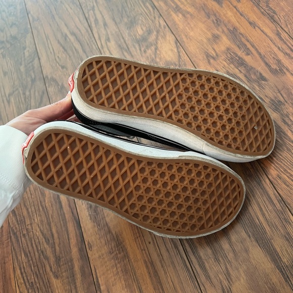 Vans Old Skool Shoe - Picture 2 of 5